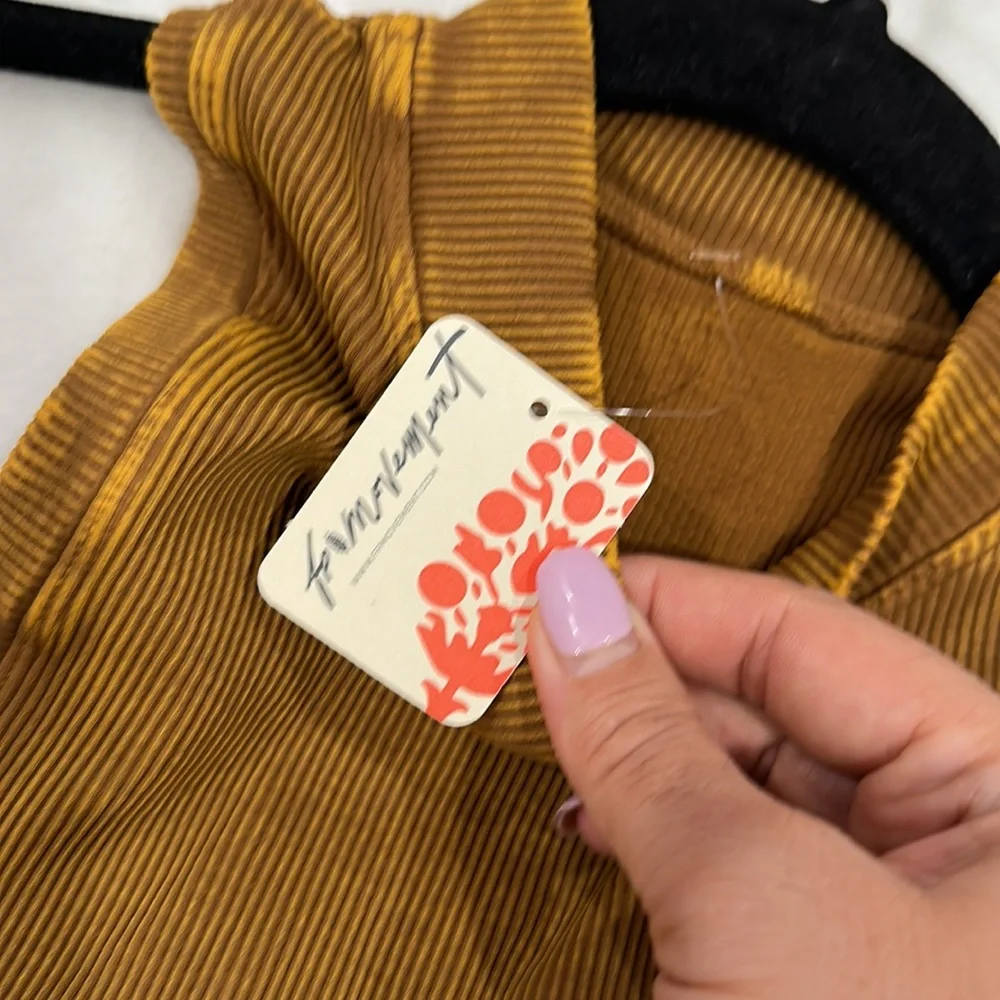 Free People free Movement muscle top size M-L - Picture 4 of 10